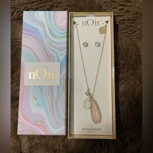 nOir Jewelry Gold and Pink Teardrop Necklace